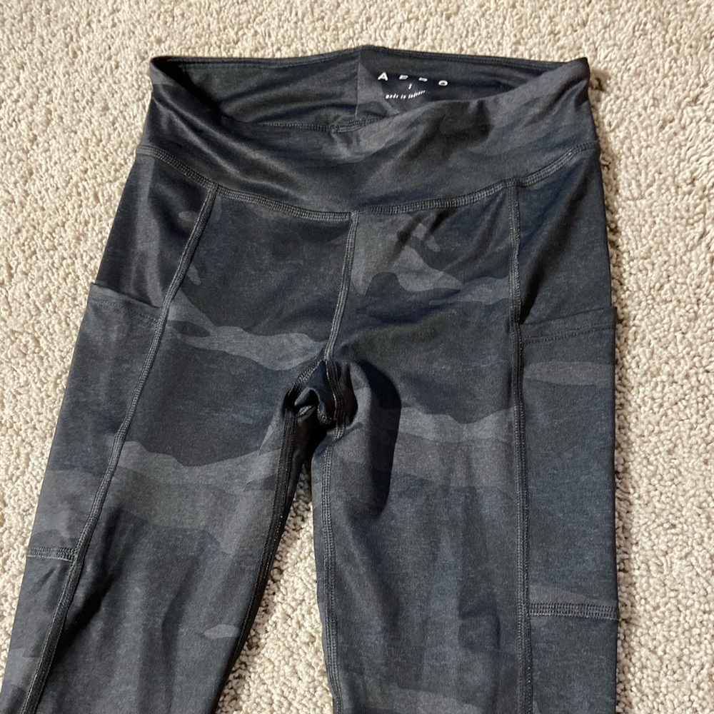 Aeropostale camo leggings